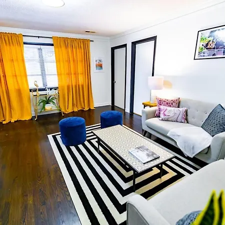 Retro Retreat Walk To Graceland With Free Parking And Wifi